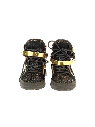 38,5 Beden Giuseppe Zanotti Bot %70 İndirimli.