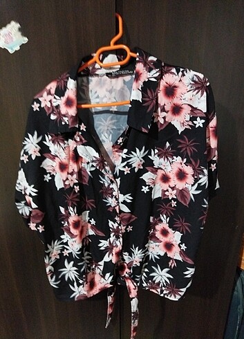 New Favori Collection kadın kısa kol çiçekli gömlek
