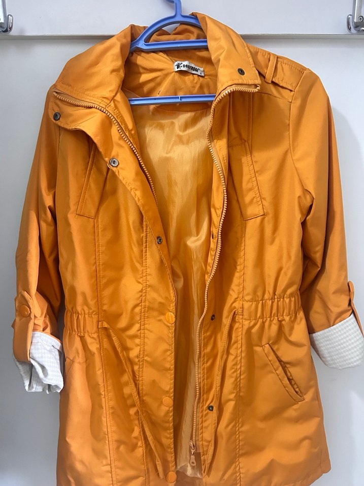 Sarı Parlak Midi Yağmurluk, Kemerli, Rahat Kesim - Görsel 3