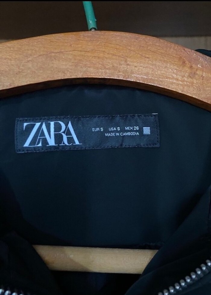 Zara Siyah Fermuarlı Kapüşonlu ceket - Görsel 2