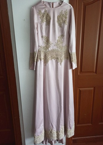 Bej Dantel İşlemeli Uzun Kollu Uzun Elbise - Görsel 2