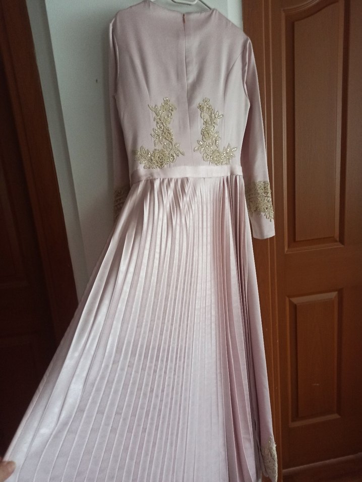 Bej Dantel İşlemeli Uzun Kollu Uzun Elbise - Görsel 4