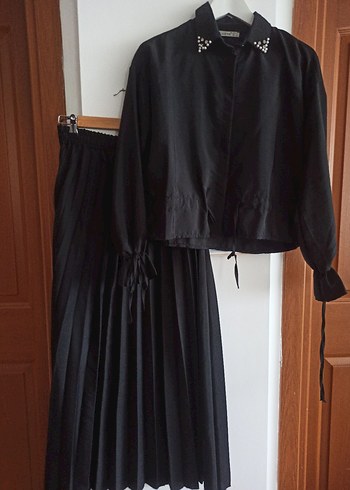 Siyah Uzun Piliseli Gotik Kadın Takım - Görsel 2