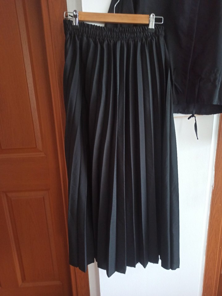 Siyah Uzun Piliseli Gotik Kadın Takım - Görsel 4