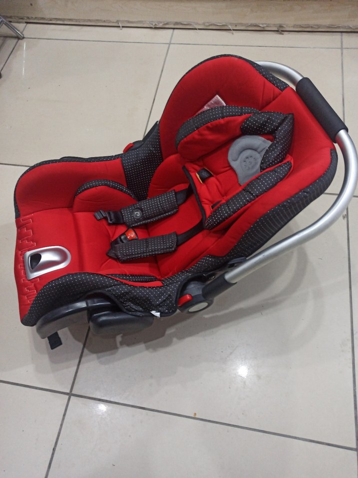 Kırmızı Bebek Oto Koltuğu - Görsel 3