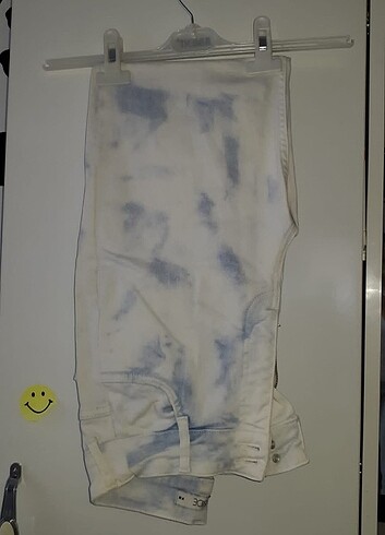 36 Beden Batik desen beyaz pantolon 