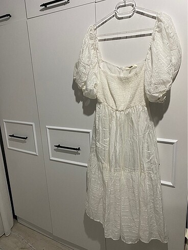 40 Beden beyaz Renk Koton balon kol kırık beyaz elbise