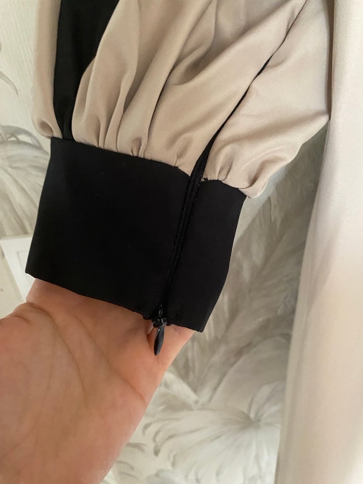 Bej Siyah Detaylı Uzun Kadın Trençkot - Görsel 4