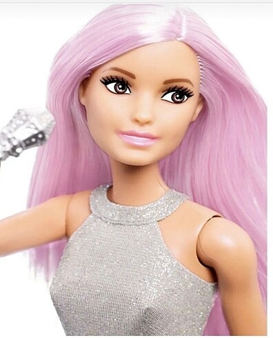 Popstar şarkıcı barbie kariyer bebeği fashionistas lila mor saçl