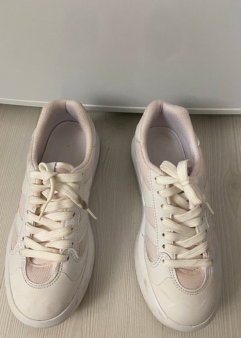 New Balance Beyaz Minimalist Kadın Spor Ayakkabı