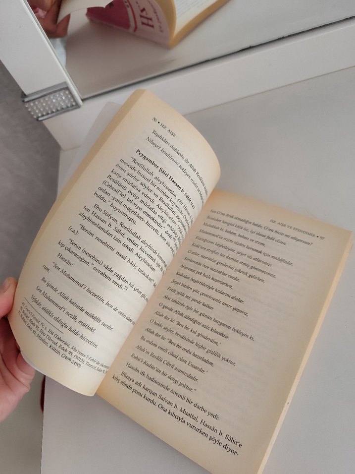 Hz. Aise - En Sevgilinin Sevgilisi Kitabı - Görsel 3