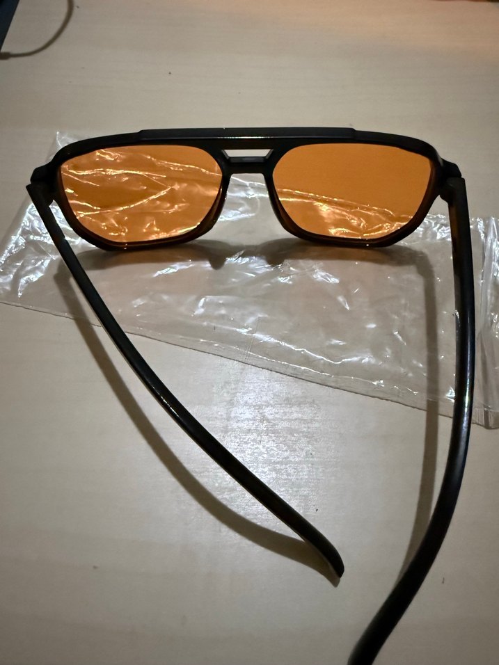 Şeffaf Koyu Kahverengi Minimalist Kadın Güneş Gözlüğü - Görsel 3