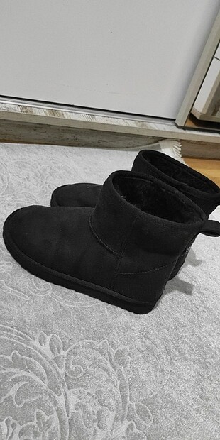 Ugg mini siyah