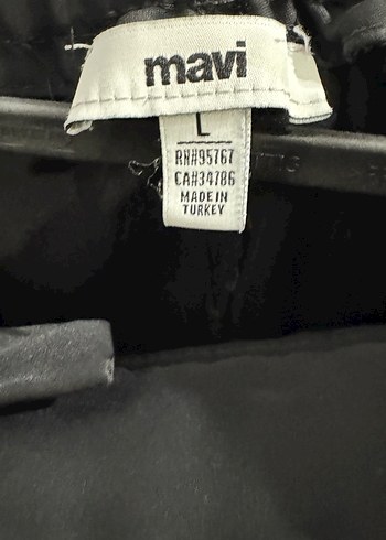 Siyah Kadın Kemerli Rahat Pantolon - Görsel 6