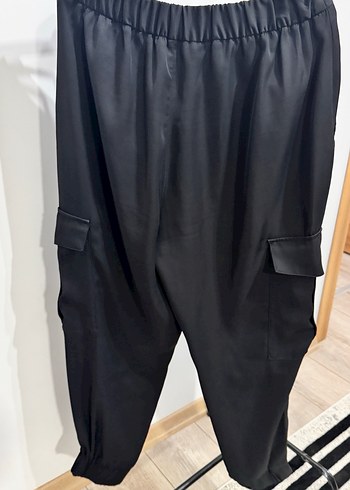 Siyah Kadın Kemerli Rahat Pantolon - Görsel 4
