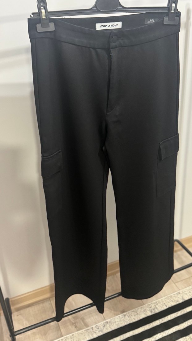 Siyah Kemerli Rahat Kadın Kumaş Pantolon - Görsel 2