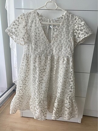 Bershka model papatyalı elbise