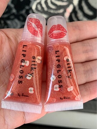 Enfes şeftali lipgloss