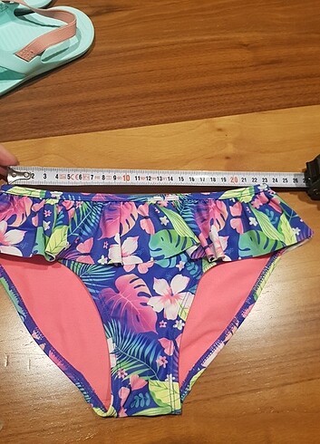 4 Yaş Beden H&M kız çocuk bikini takımı