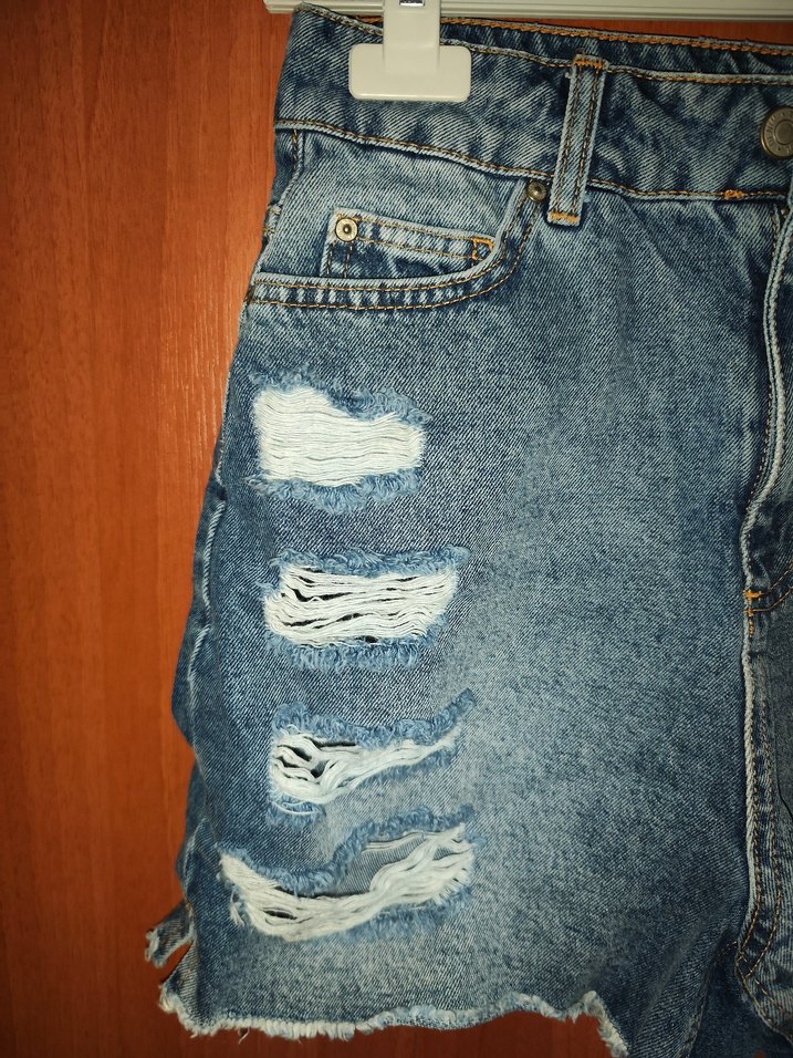 Yırtık detaylı Mavi Mini Denim Şort 38 trendyol - Görsel 3