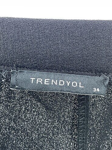 34 Beden siyah Renk Trendyol & Milla Düz Kesim %70 İndirimli.