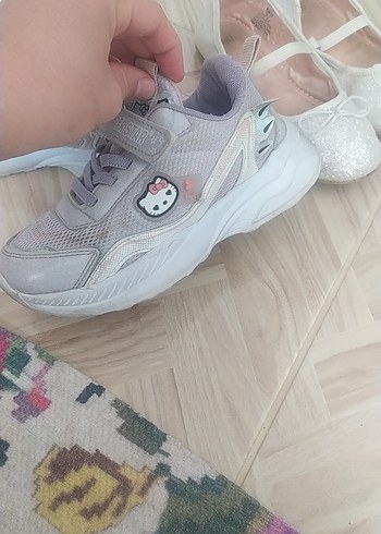 32 Beden beyaz Renk Kız Çocuk Beyaz Cırt Cırtlı Spor Ayakkabı