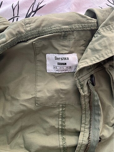 s Beden Bershka yeşil yazlık ceket