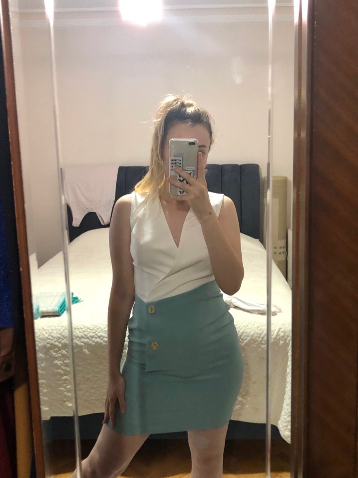 V Yaka Kolsuz Düğmeli Uzun Kadın Elbise - Görsel 3