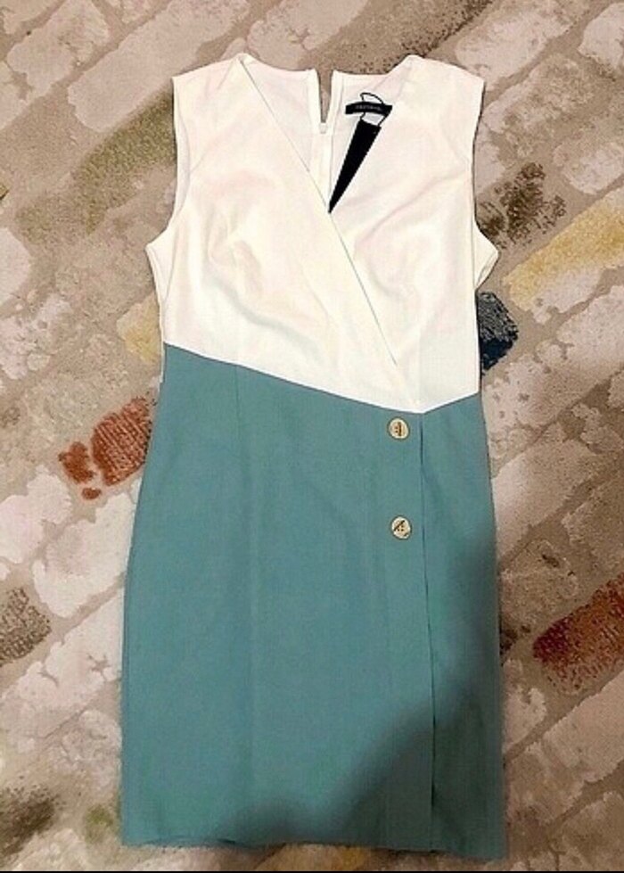 V Yaka Kolsuz Düğmeli Uzun Kadın Elbise - Görsel 2