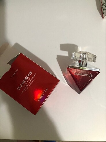 Farmasi Glamorous parfüm