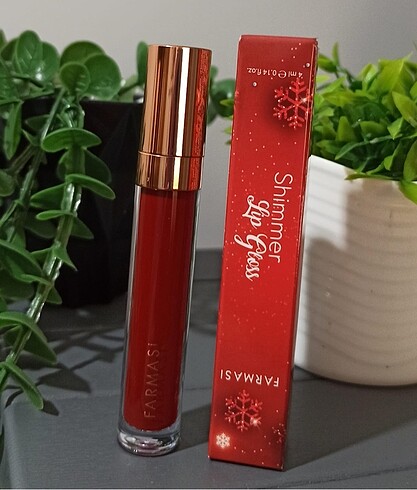 Farmasi lip gloss