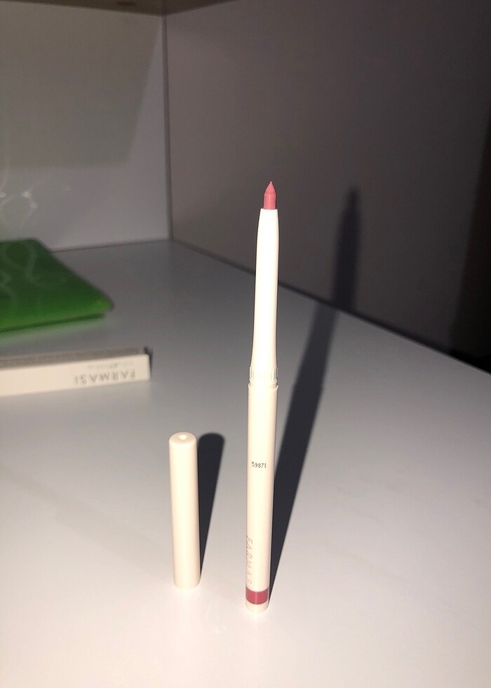 Farmasi dudak kalemi - Görsel 3