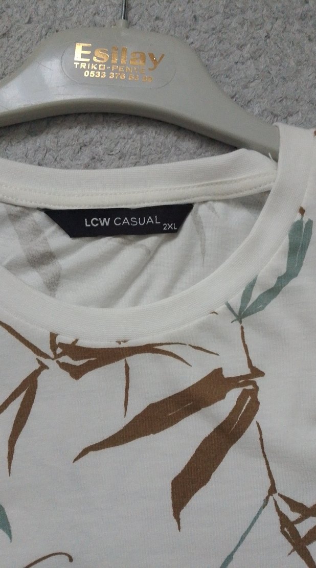 Beyaz kısa kollu  sıfır tişört    pamuklu kumaşi olup terletmez - Görsel 2