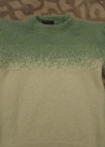 Kadın Örgü Beyaz Yeşil Batik Triko Kazak yumuşacık  boyu 49 cm - Görsel 3