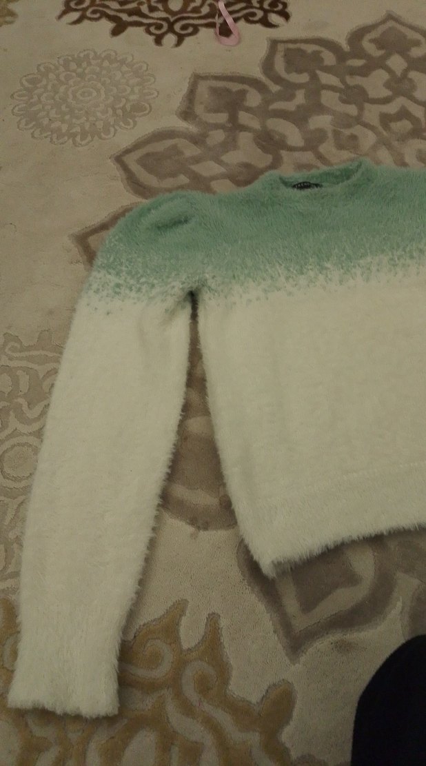 Kadın Örgü Beyaz Yeşil Batik Triko Kazak yumuşacık  boyu 49 cm - Görsel 2