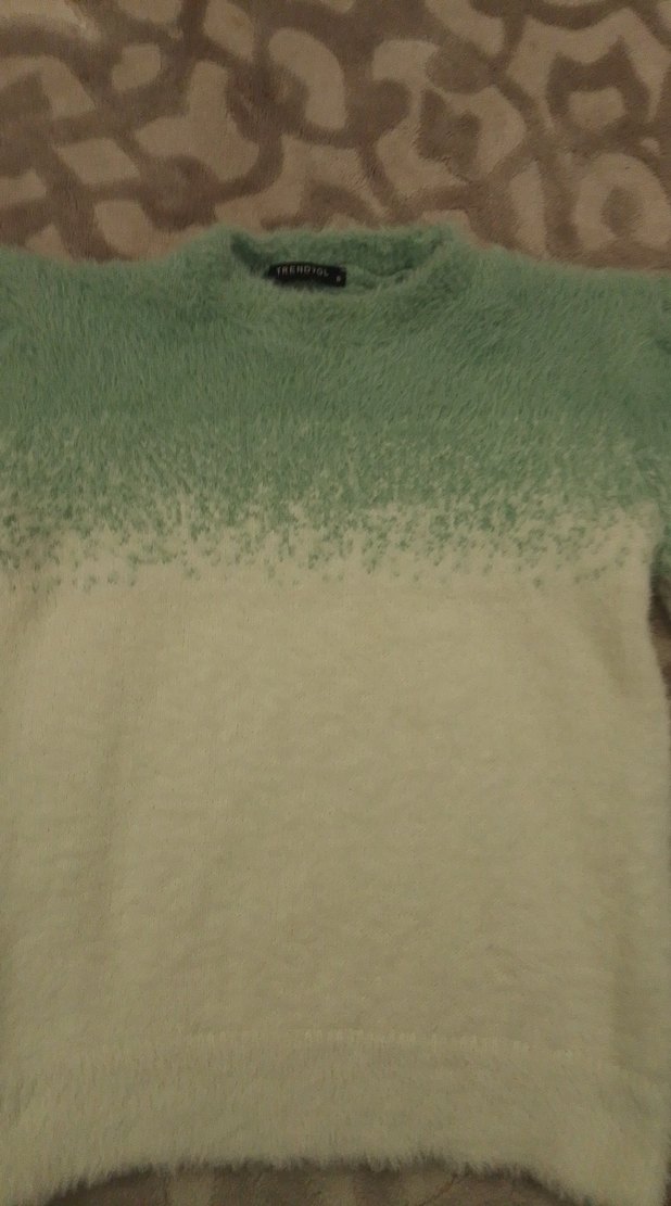 Kadın Örgü Beyaz Yeşil Batik Triko Kazak yumuşacık  boyu 49 cm - Görsel 3