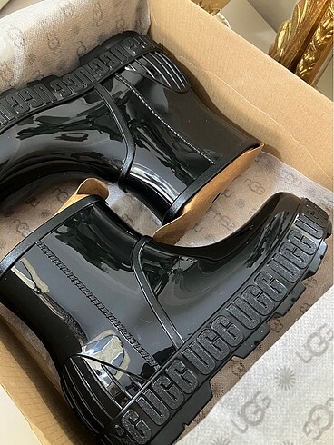 36,5 Beden Orjinal Ugg Drizlita Bot
