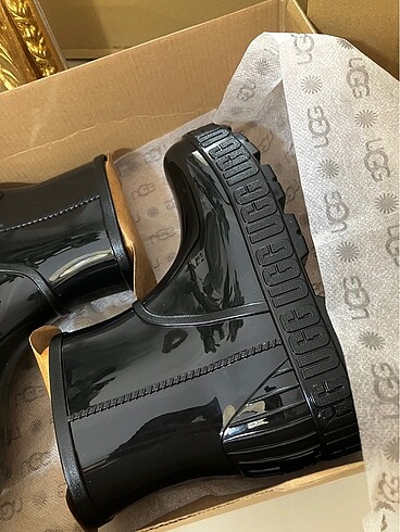36,5 Beden siyah Renk Orjinal Ugg Drizlita Bot