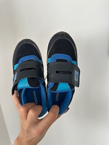 28 Beden Çocuk Spor Ayakkabı