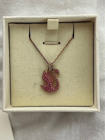 Beden SWAROVSKİ KOLYE