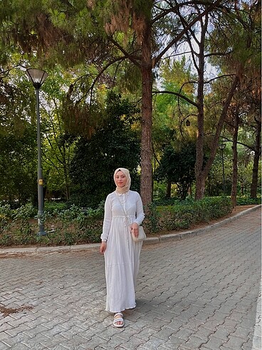 Beyaz elbise