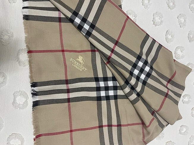 Burberry Atkı