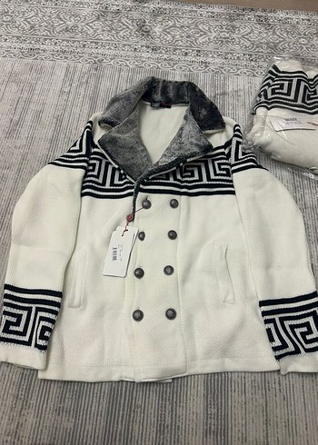 Gri Yakalı Baskılı Beyaz Örgü Erkek Ceket - Görsel 2