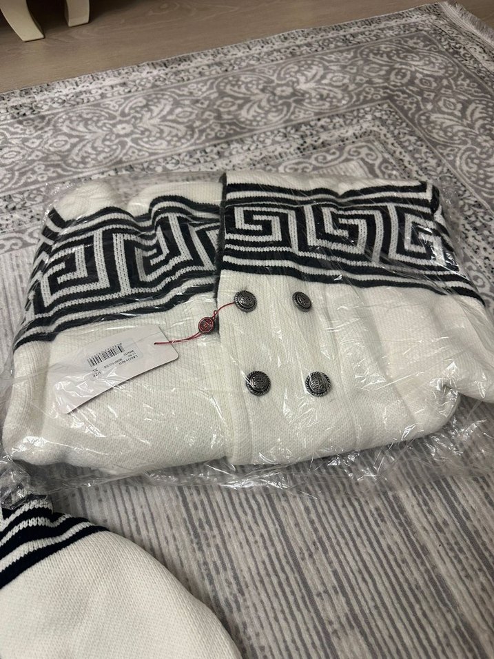 Gri Yakalı Baskılı Beyaz Örgü Erkek Ceket - Görsel 3