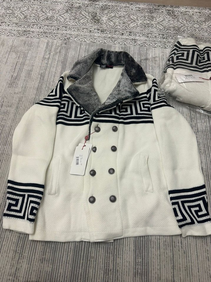 Gri Yakalı Baskılı Beyaz Örgü Erkek Ceket - Görsel 2