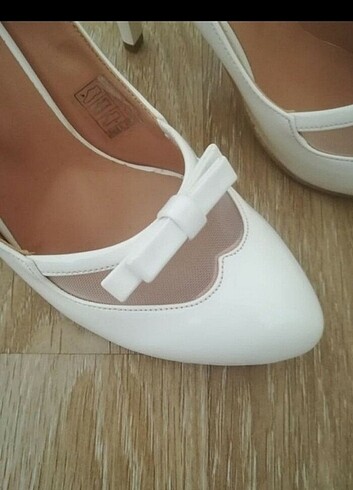 39 numara beyaz ayakkabı - Görsel 2
