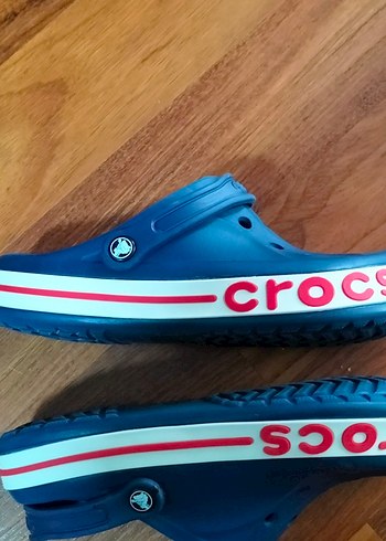 Crocs 40
