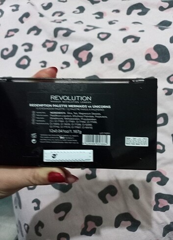 Revolution Revolution Far Paleti