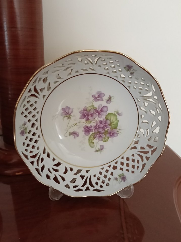 Pastel Mor Çiçek Desenli Delikli Antika Tabak - Görsel 2