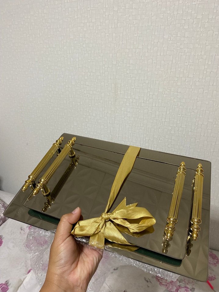 Parlak Altın Renkli Metal Tepsi - Görsel 2